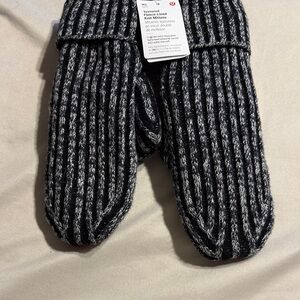 Lululemon Athletica Black and Gray Knit Mittens